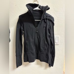 Lululemon luon hooded jacket size 4